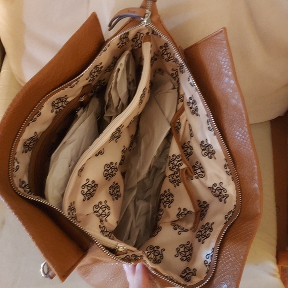 ‼️‼️SELLING OUT EVEYTHING PLEASE MAKE AN OFFER ON ANYTHING IN MY CLOSET.‼️‼️‼️ - Picture 4 of 6